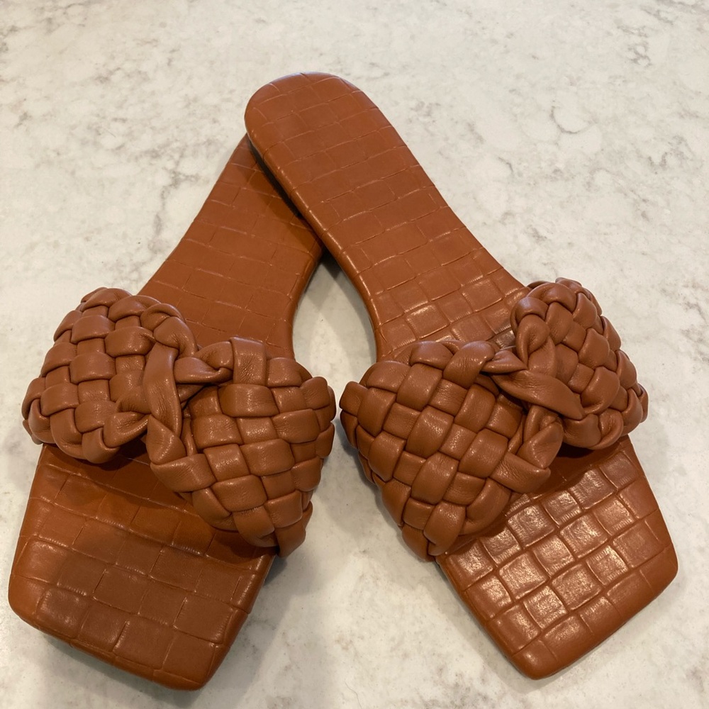 Cogac leather slides. Very light wear 8.5